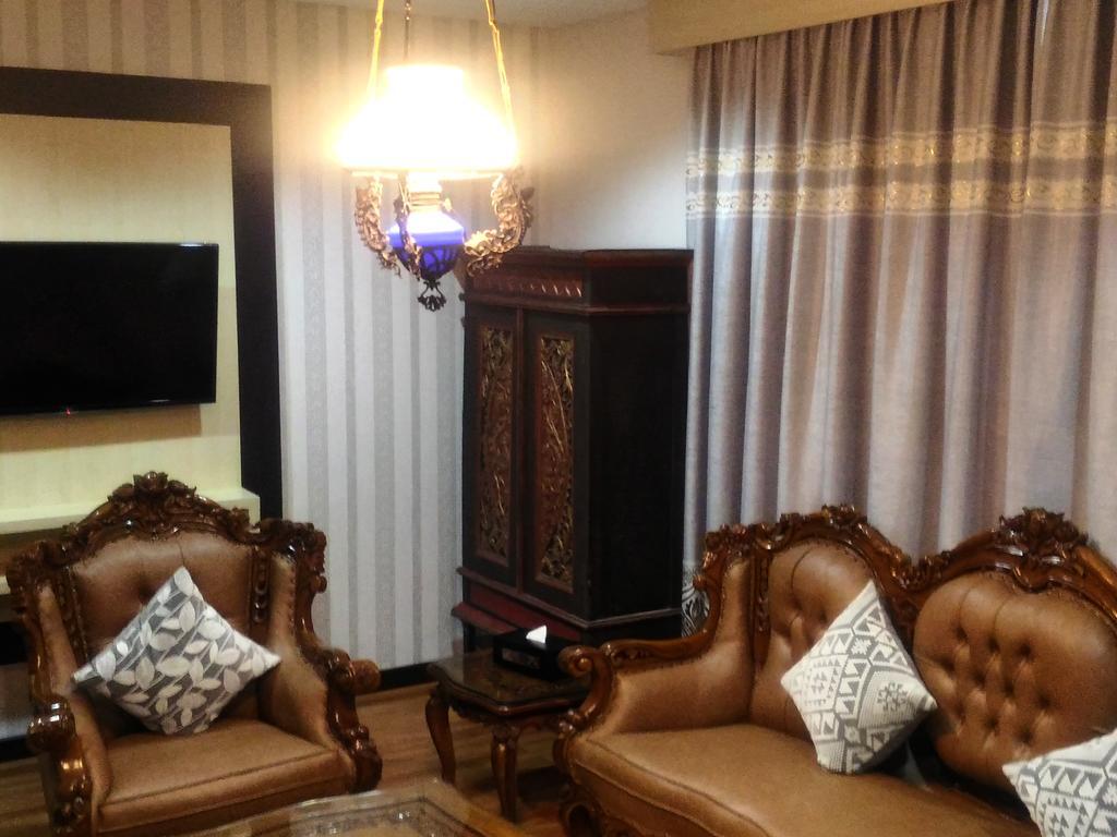 Hotel Grand Puri Saron Yogyakarta Exterior foto