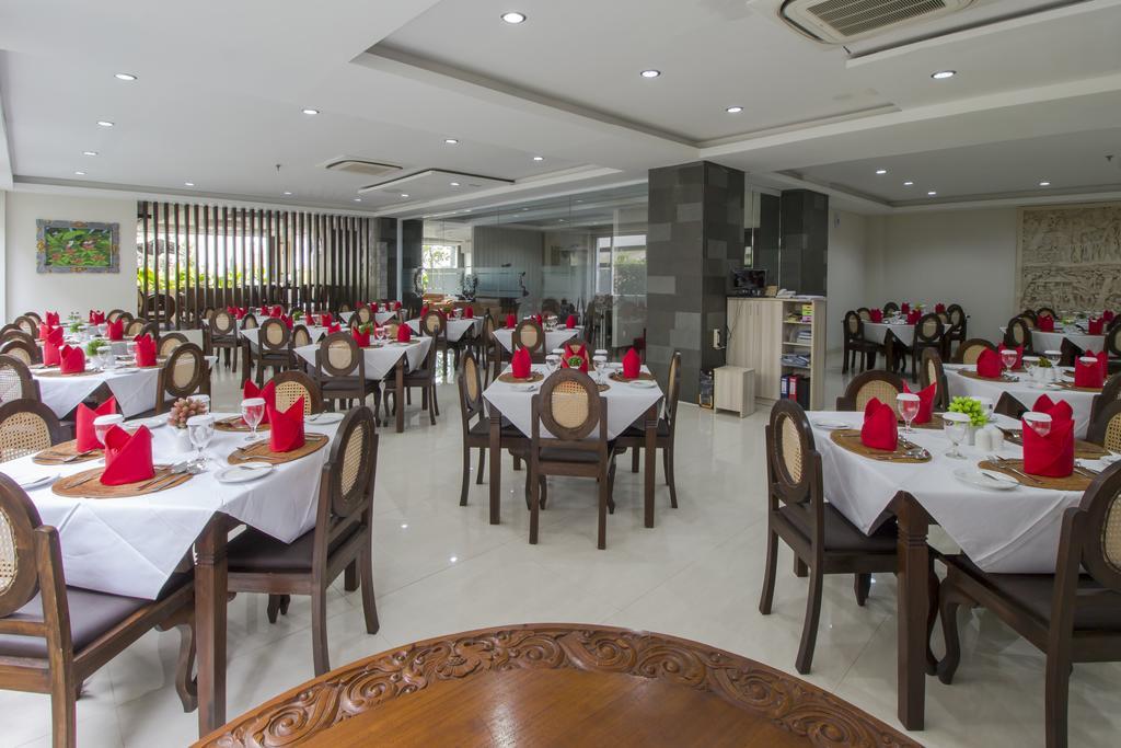 Hotel Grand Puri Saron Yogyakarta Exterior foto