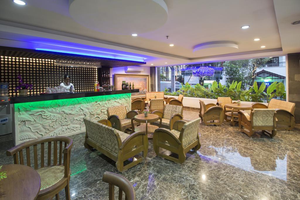 Hotel Grand Puri Saron Yogyakarta Exterior foto