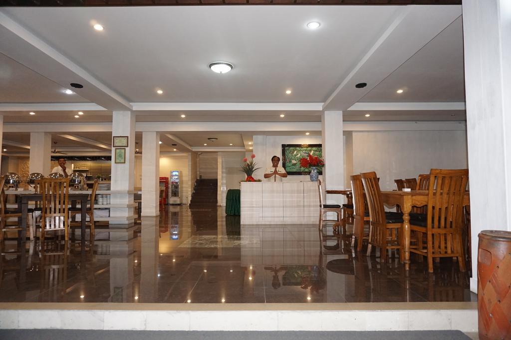 Hotel Grand Puri Saron Yogyakarta Exterior foto