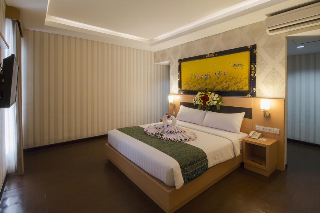 Hotel Grand Puri Saron Yogyakarta Exterior foto