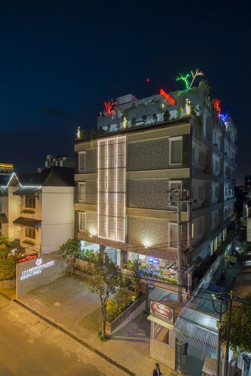 Hotel Grand Puri Saron Yogyakarta Exterior foto
